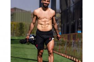 澳客官网-留下！暗示要官宣续约?利物浦晒萨拉赫单人照：